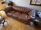 Canap� 3 places en cuir brun capitonn�   style Chesterfield