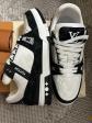 Louis Vuitton Baskets homme -  LV trainer noir -blanc EU 44