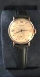 Universal Gen�ve montre m�canique manuel petite seconde cadran argent�