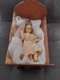 ancienne poupee en cire enfant j�sus dans son berceau sujet de creche anciens