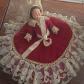 Poup�e vintage robe velours rouge avec dentelle, ruban, coiffe, plastique-tissu