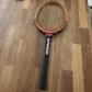 Donnay Raquette de tennis noire rouge marron   cadre et manche assortis
