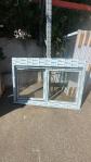 Fen�tre pvc blanc int�rieur et gris claire � l ext�rieur avec volets roulants