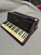 Hohner Accord�on piano vintage rouge marbr� 41 touches 120 basses 2 registres