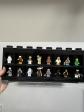 LEGO Lot 16 minifigurines avec bo�tes de rangement et pr�sentoir